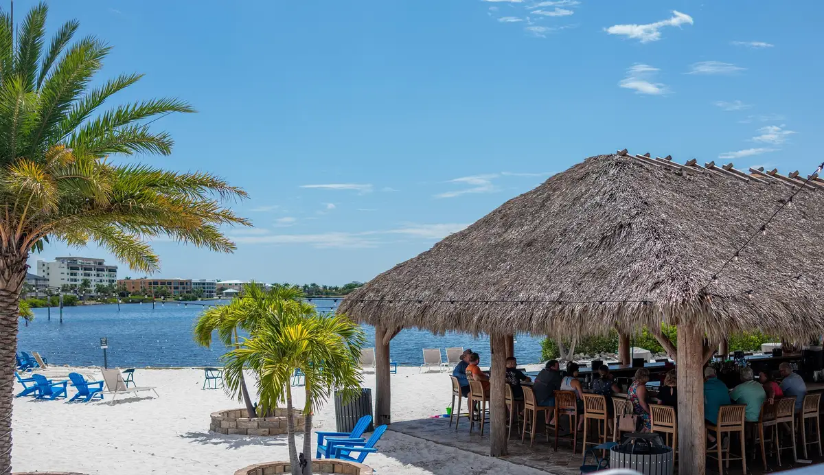 Surf House Troya